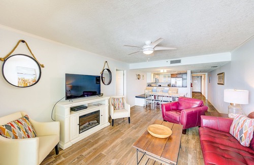 North Redington Beach Apartamento | Hear The Waves! 3/3, Heated Pool & Hot Tub - 305