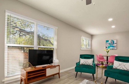 Westfield Apartamento | 7-Minute Walk to Deep Eddy Pool! Parking + Grill