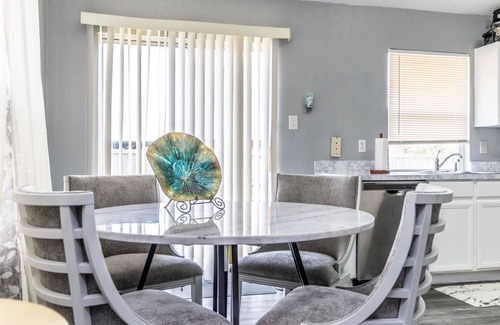Southeast Arlington Casa | Heart of Arlington, Cozy Home