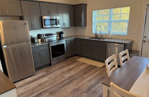 Atlanta Casa | Heart of ATL: 3 Bedrooms, 3.5 Bathrooms, Basement in Gated Community with Garage