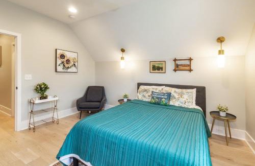 Brevard Casa | Heart of Brevard Hideaway - Walk/Bike to Downtown!