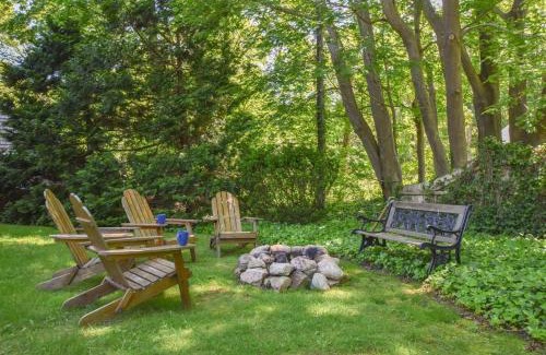 Brewster Casa | Heart of Brewster 5 Miles to Beach