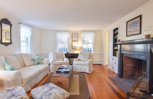 Brewster Casa | Heart of Brewster 5 Miles to Beach