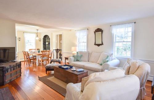 Brewster Casa | Heart of Brewster 5 Miles to Beach