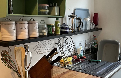 Carmarthen Cama Y Desayuno | Heart of Carmarthen, town centre historic Georgian town house, with free parking