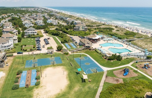 Corolla Light Casa | Heart of Corolls~Walk To Beaches Enjoy Unmatched Corolla Light Resort Amenities
