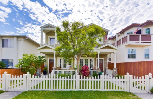 Coronado Casa | Retiro del corazón del pueblo