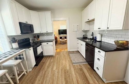 Danville Casa | Heart of Danville - 2bd/1bth - .9 miles to Casino