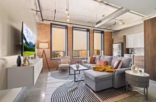 Downtown Dallas Apartamento | Heart of Downtown Dallas: 2BR 2 BA City View APT