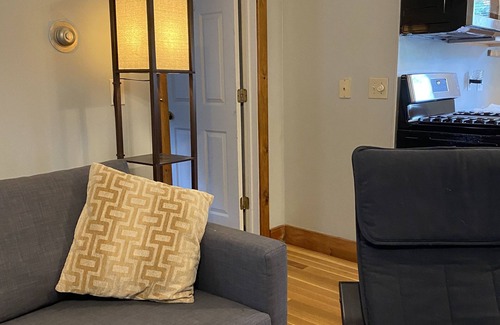 Silver Lane Apartamento | Heart of Glastonbury CT Walking distance to everything.