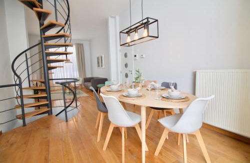 Quartier du Centre - Centrumwijk Apartamento | Heart of Grand Place - Stunning 3BR Triplex