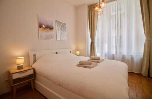 Quartier du Centre - Centrumwijk Apartamento | Heart of Grand Place - Stunning 3BR Triplex