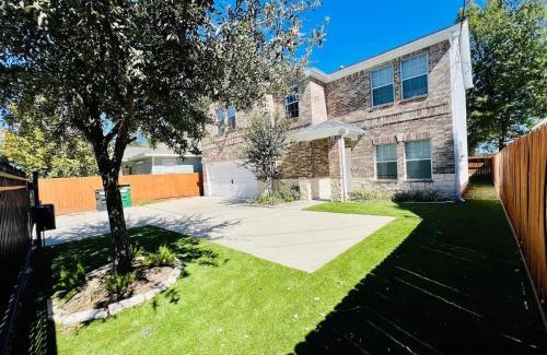 Northside Casa | *Heart of Houston* Pet friendly/14ppl/4br/2.5b