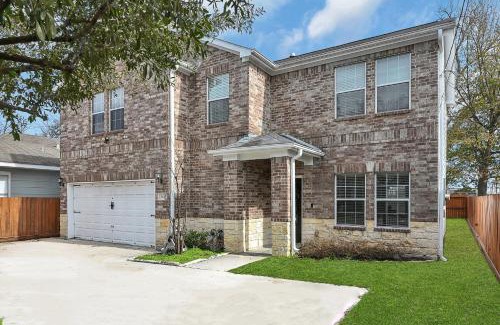 Northside Casa | *Heart of Houston* Pet friendly/14ppl/4br/2.5b