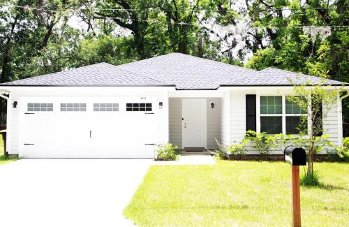 Northside Casa | Heart of Jax Stylish Escape