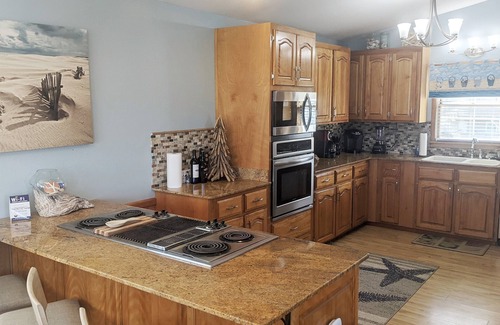 Kill Devil Hills Cabaña | ♥Heart of KDH🏄‍♀️Semi-Oceanfront🐶Dog Friendly🚶‍♀️Walk to Restaurants,Shopping