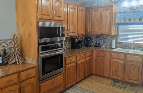 Kill Devil Hills Cabaña | ♥Heart of KDH🏄‍♀️Semi-Oceanfront🐶Dog Friendly🚶‍♀️Walk to Restaurants,Shopping