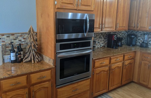 Kill Devil Hills Cabaña | ♥Heart of KDH🏄‍♀️Semi-Oceanfront🐶Dog Friendly🚶‍♀️Walk to Restaurants,Shopping