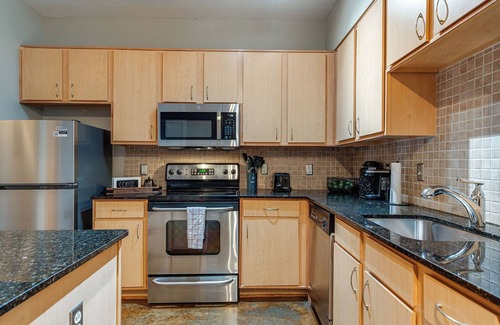 Music Row Condominio | Heart of Midtown 1bd 1 ba Condo!