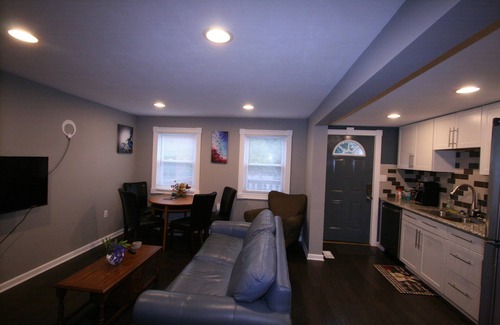 North Oakland Casa | Heart of Oakland w / parking - caminata corta a CMU, Pitt, hospitales