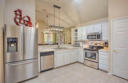 Rowlett Casa | Heart of Rowlett - 3 BD 2BA Cozy Getaway w Patio