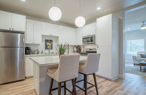 Downtown Sacramento Apartamento | Heart of SacTown: Hip Midtown Retreat