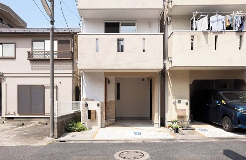 Kamiuma Apartamento | Heart of Sangenjaya, Tokyo | 2 Stops to Shibuya