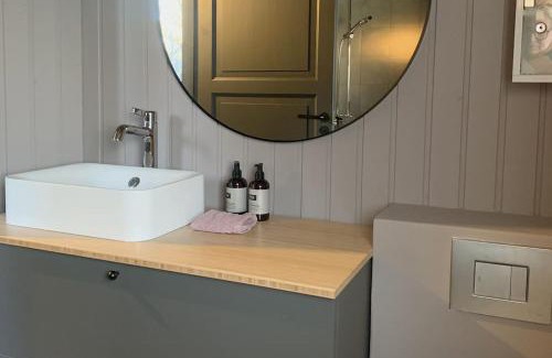 Blaskogabyggd Casa | Heart of the Golden Circle with Hot Tub