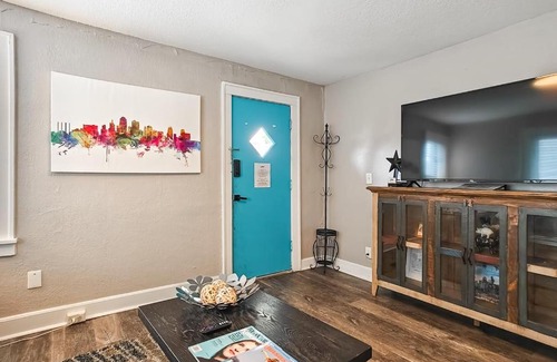 Westport Casa | Heart of Westport 1BR