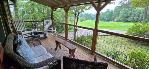 Black Mountain Chalet De Esquí | Hearth and Timber - A Black Mountain Retreat