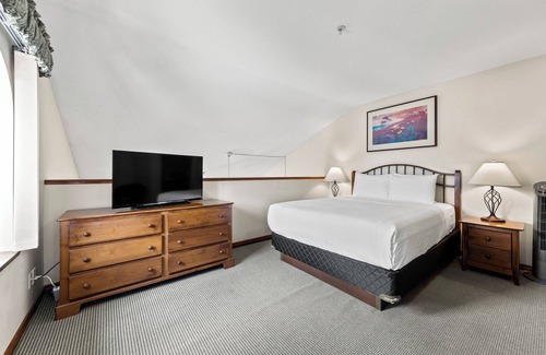 Sun Peaks Hotel | Hearthstone Lodge #228