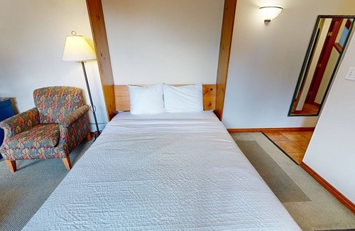 Sun Peaks Hotel | Hearthstone Lodge #228