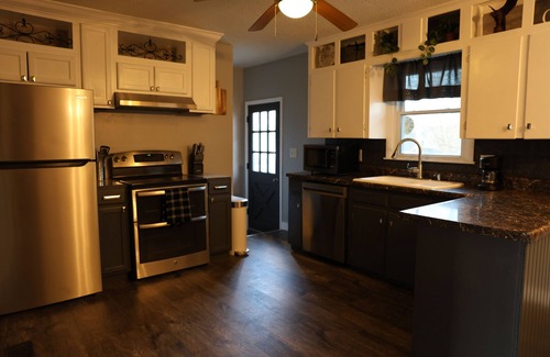 Sugar Creek Casa | Heartland Haven in Kansas City/Independence Area: Pet Friendly &Newly Remodeled!