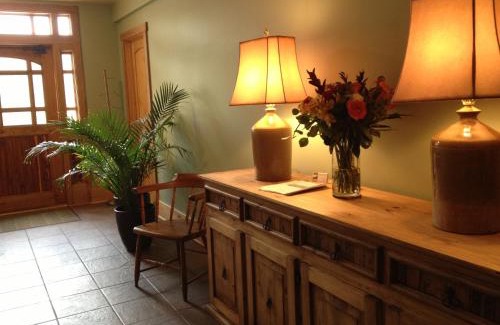 Lexington Casa | Heartstone Country Retreat