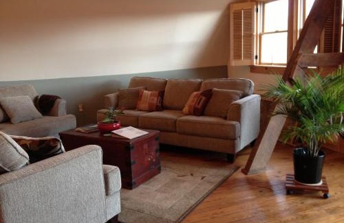 Lexington Casa | Heartstone Country Retreat