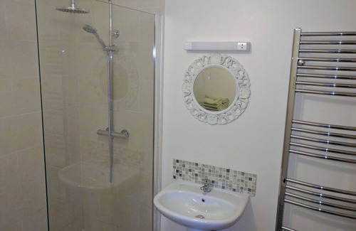 Bwlchnewydd Casa | Granero Heartwood: granero acogedor y acogedor, ubicado en un hermoso y antiguo bosque