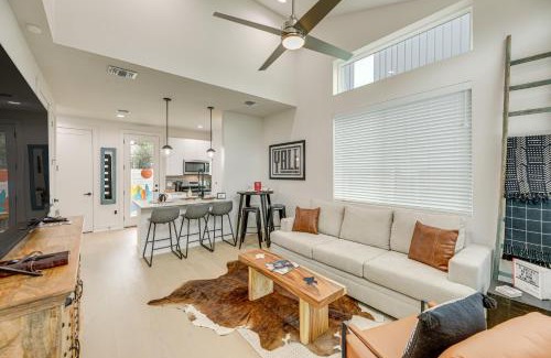 Chestnut Casa | Heated Cowboy Pool Modern Austin Retreat