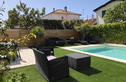 Saint-Georges-de-Didonne Villa | Piscina climatizada, playa y tiendas a pie, la relajación está garantizada.