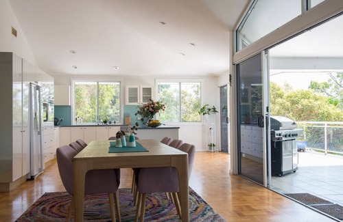 North Narrabeen Casa | Retreat between the ocean and the bush with a 17m heated indoor pool and sauna