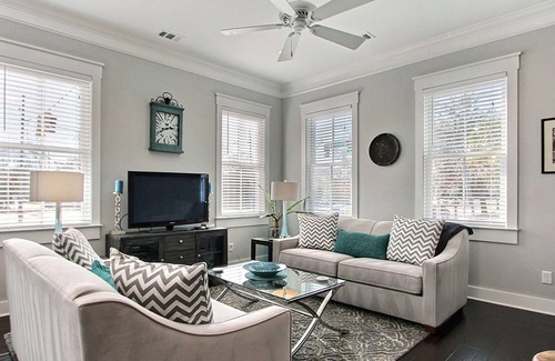 Dixon Park Casa | Casa nueva, elegante y hermosa del distrito histórico!