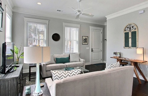 Dixon Park Casa | Casa nueva, elegante y hermosa del distrito histórico!