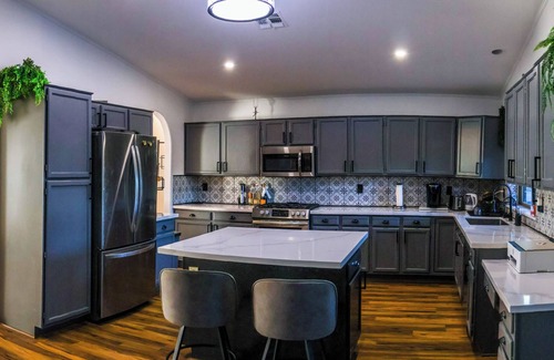 Peoria Casa | Heated pool and jacuzzi Ten minutes from cardinals/State Farm stadium westgate