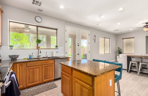 Mesa Casa | Heated pool and spa! 4 bedrooms, fire place, BBQ