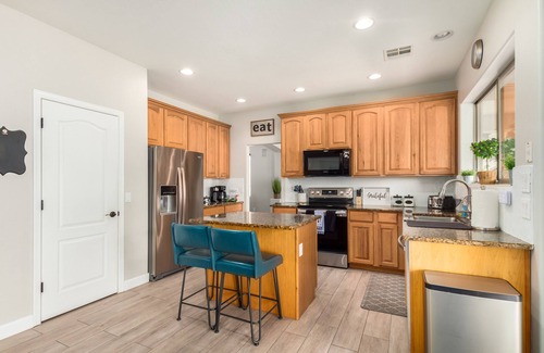 Mesa Casa | Heated pool and spa! 4 bedrooms, fire place, BBQ