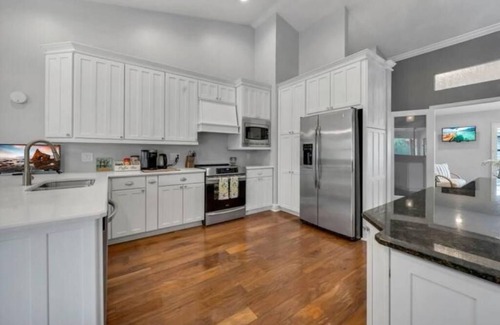 Palm River Estates Casa | Heated Pool, Arcade, <10 min Beach ~ 25 min to RSW