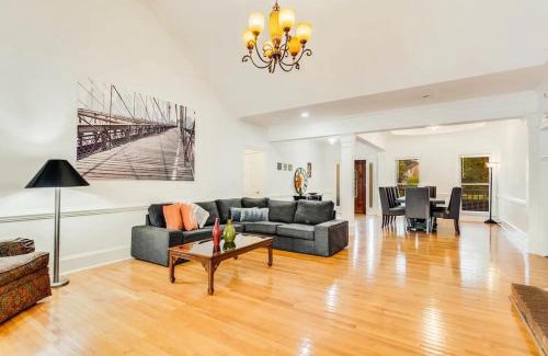 Conyers Casa | Heated Pool ATL 5BR Modern Sanctuary
