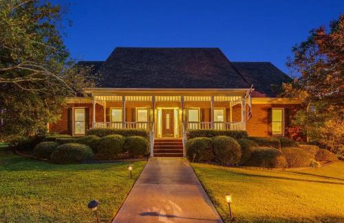 Conyers Casa | Heated Pool ATL 5BR Modern Sanctuary