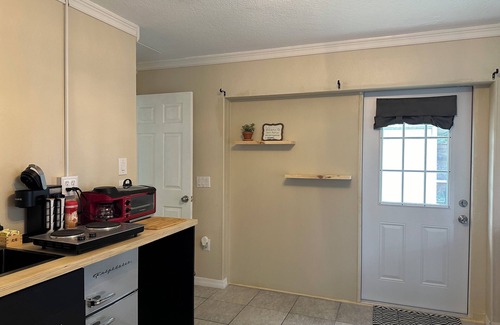 North Port Casa | Heated Pool - Backyard Privacy- Camping in the Suburbs- 25 min. to the beach