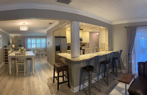 Sarasota Casa | HEATED pool, bike to Siesta, quiet street, 1 MILE to beach INTACT after storm