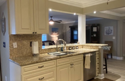 Sarasota Casa | HEATED pool, bike to Siesta, quiet street, 1 MILE to beach INTACT after storm